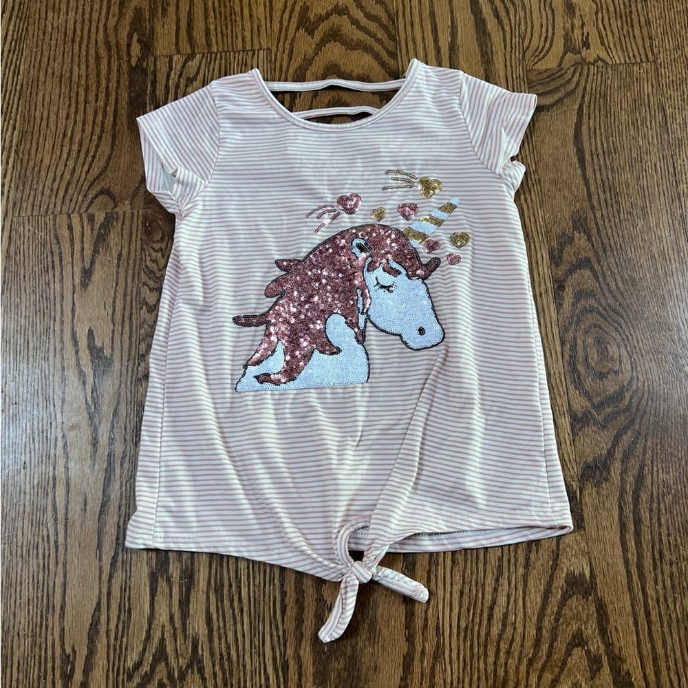 ❤️3/$20❤️ Size 8 unicorn shirt